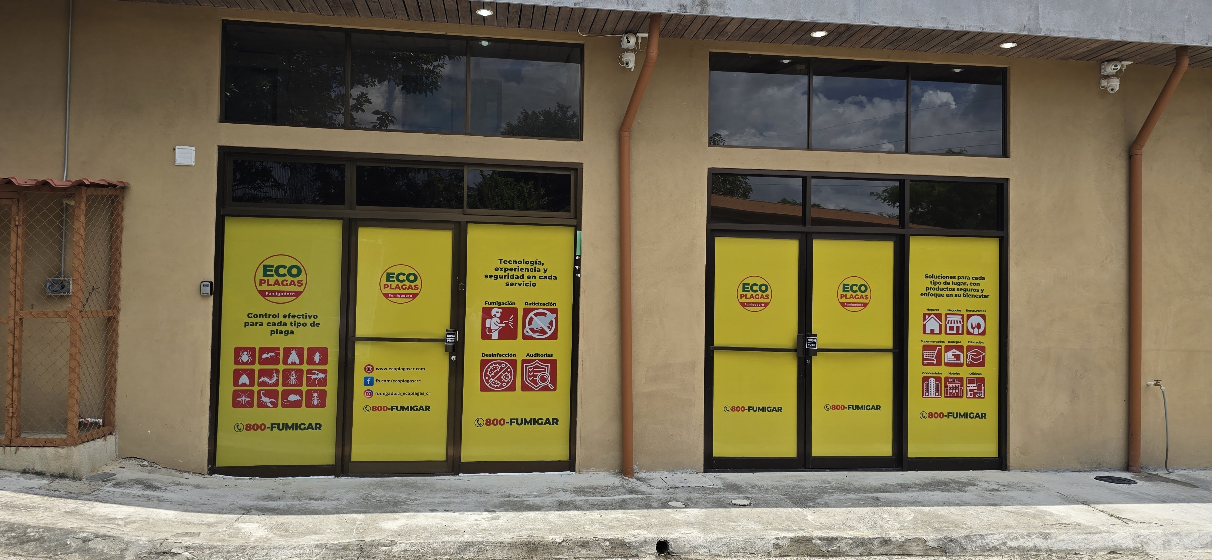 Sede comercial EcoPlagas con identidad visual